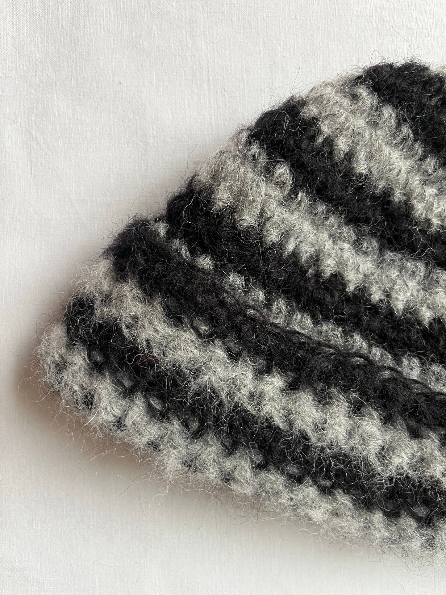 Bonnet mohair gris et noir