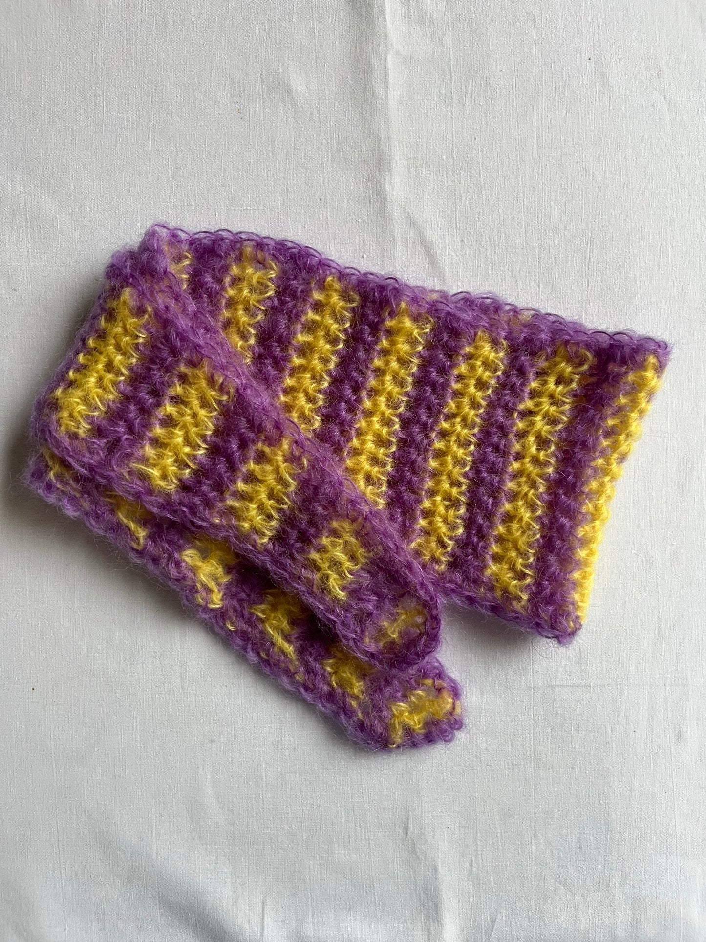 Tour de cou mohair violet et jaune