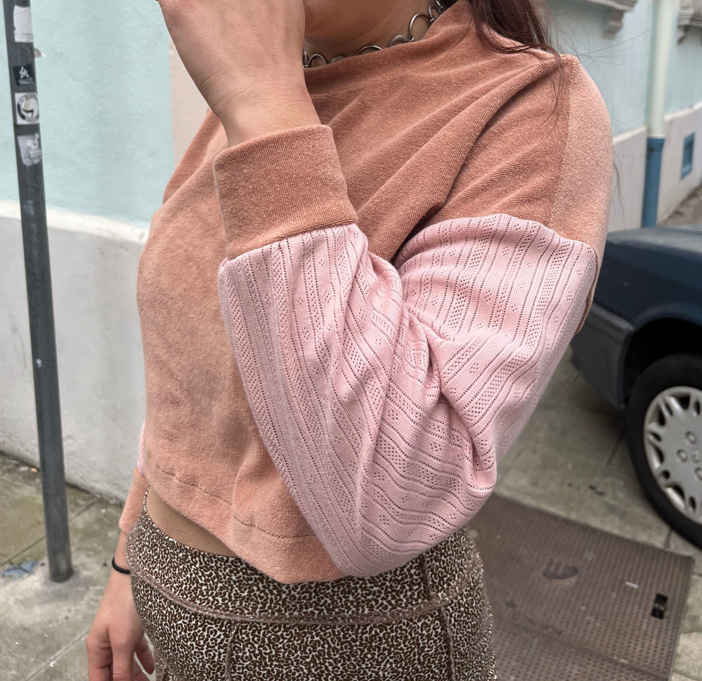 Pull velours rose bi-matière