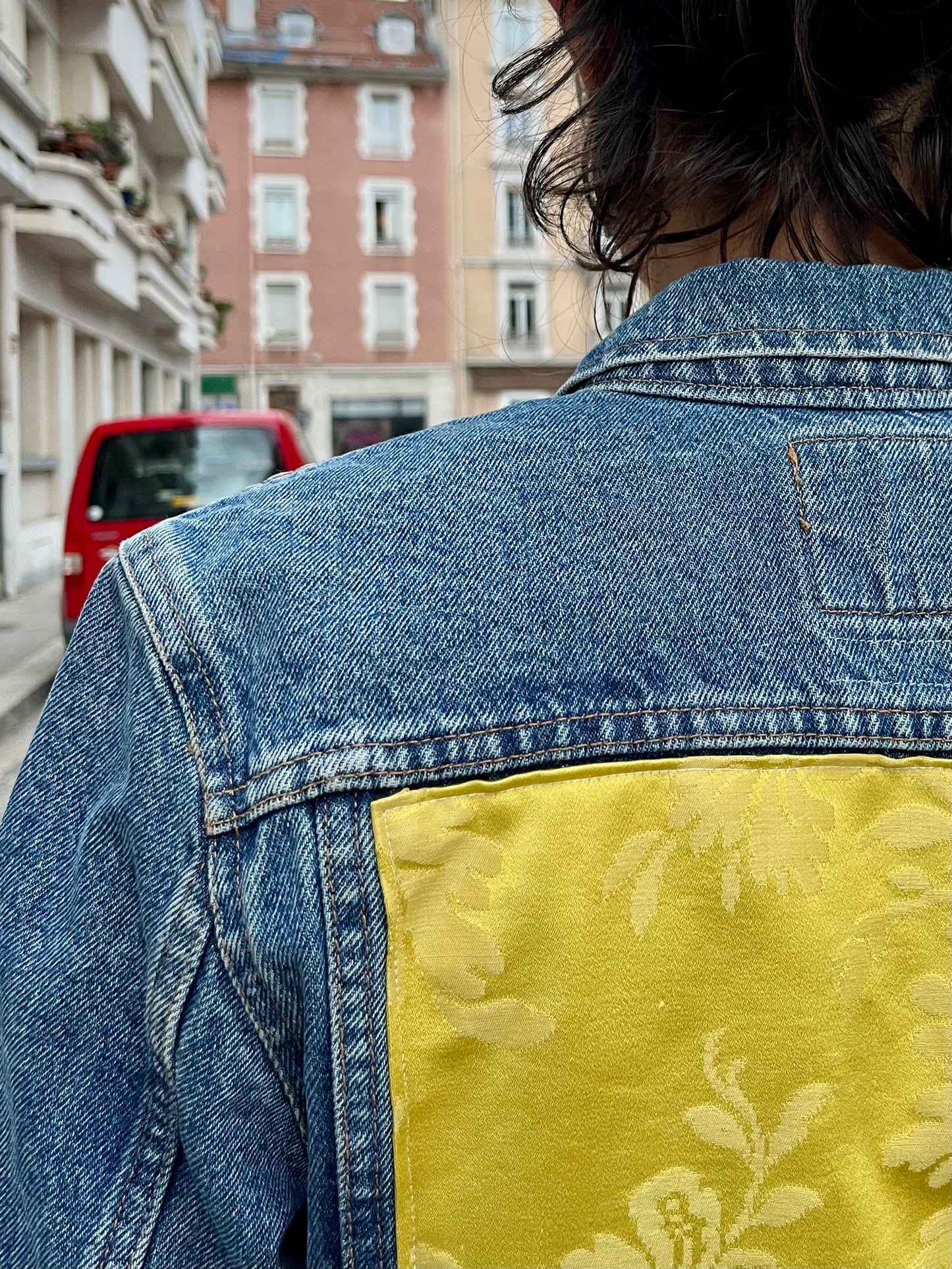 Veste upcyclée tapisserie jaune