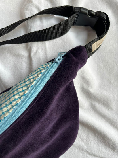 Banane midi velours violet et carreaux